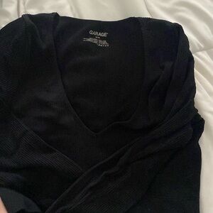 Black longs sleeve crop top !